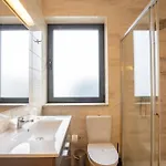 Pensao Avenida Bed & Breakfast