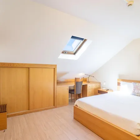 Pensao Avenida Bed & Breakfast