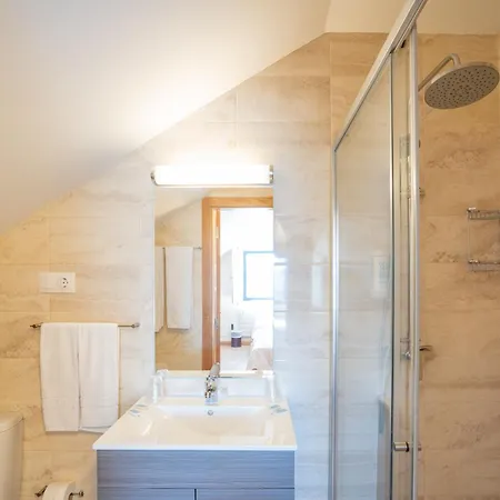 فندق مبيت وإفطار Pensao Avenida Oliveira de Frades