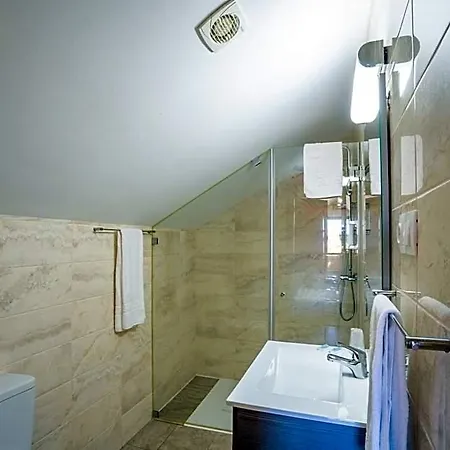 Bed & Breakfast Pensao Avenida Oliveira de Frades