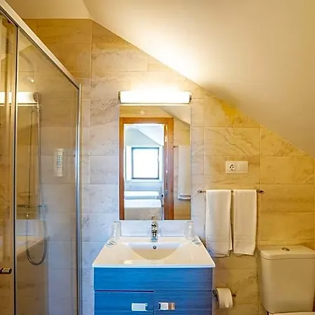 Pensao Avenida Bed & Breakfast