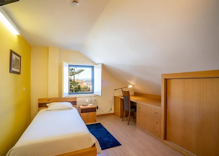 فندق مبيت وإفطار Pensao Avenida 3*