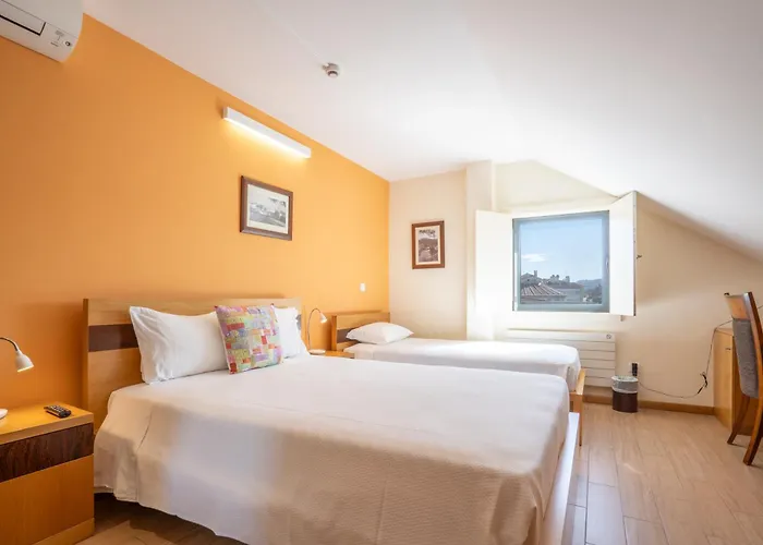 فندق مبيت وإفطار Pensao Avenida 3*